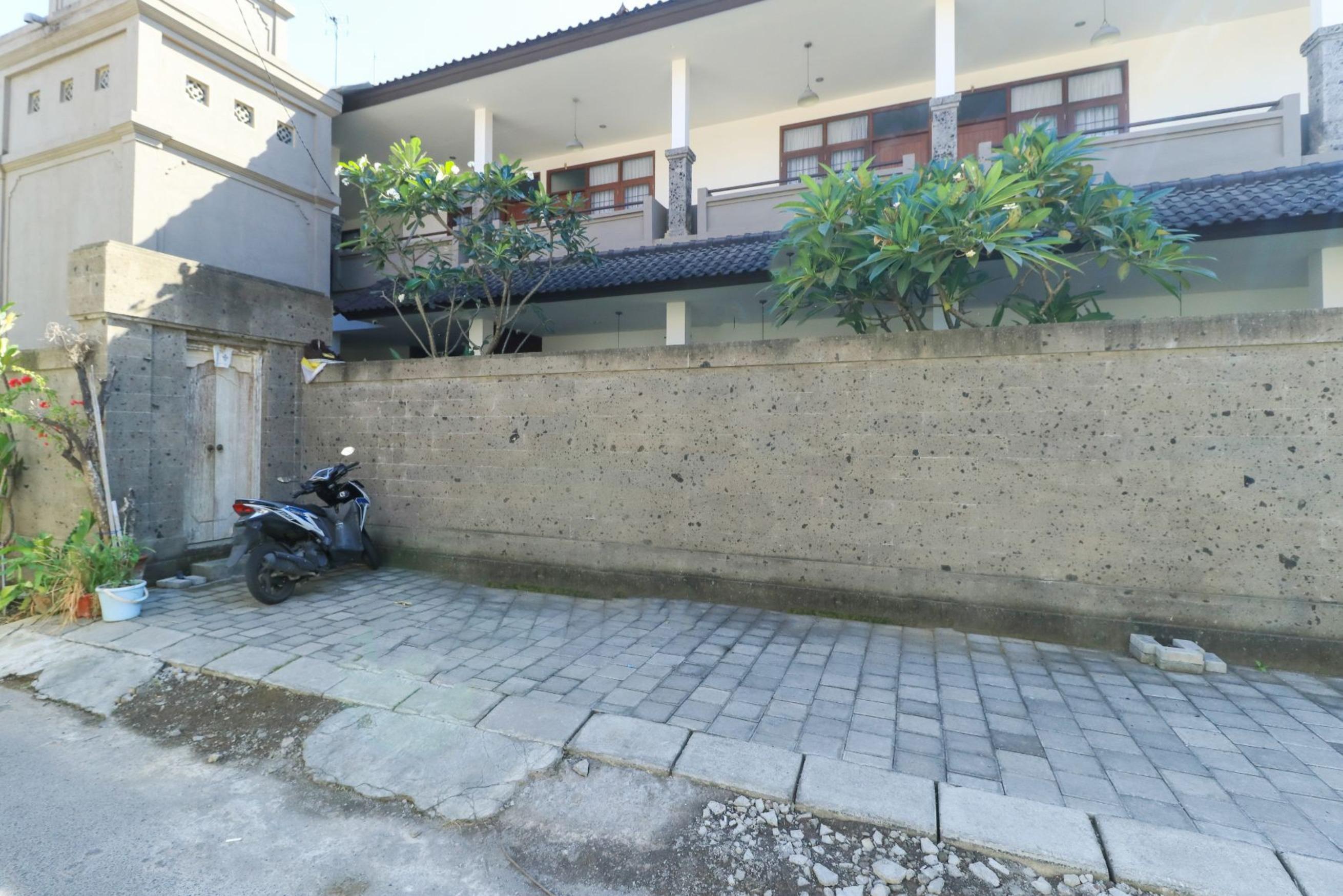 Kak Garden Inn Kuta  Exterior photo